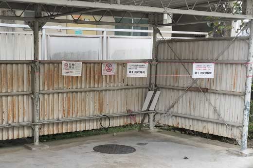 自転車回収後の公営住宅駐輪場
